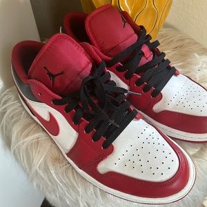Air Jordan 1 Low Reverse Black Toe 2022
